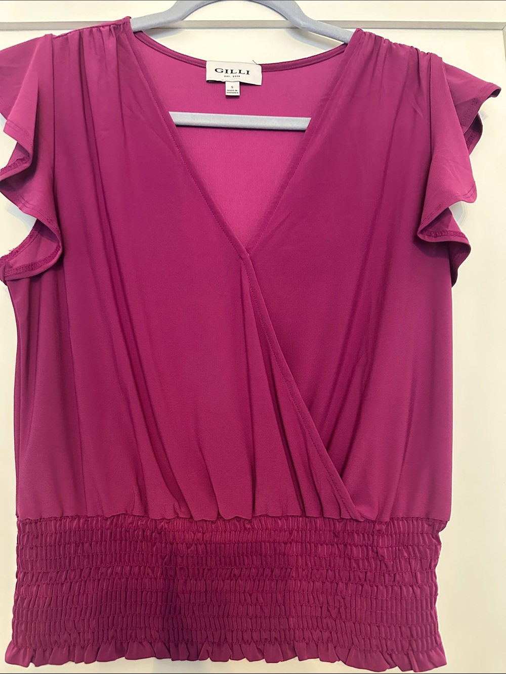 Gilli Women’s Magenta Surplice Ruffle Sleeve Top with Smocked Hem